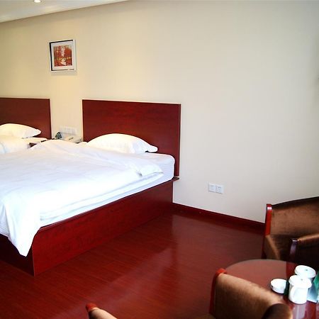 Greentree Inn Shandong Jinan Gaoxin District South Gongye Road Middle Aoti Road Express Hotel Eksteriør billede